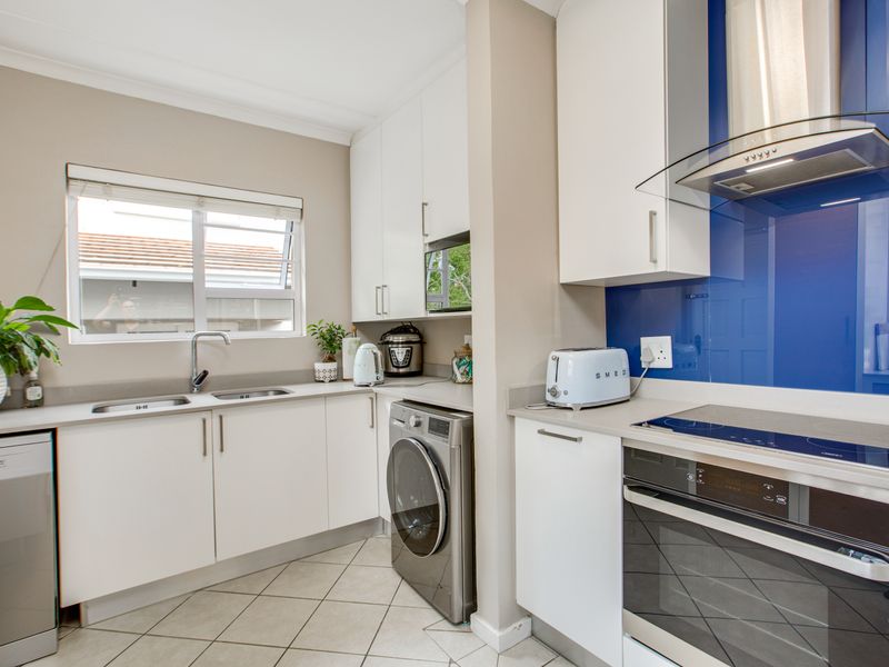 Exquisite 3-Bedroom Townhouse in the Heart of Bryanston East - Photo 7