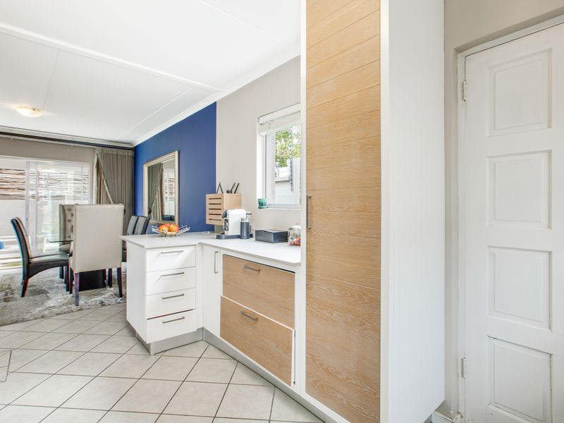 Exquisite 3-Bedroom Townhouse in the Heart of Bryanston East - Photo 8