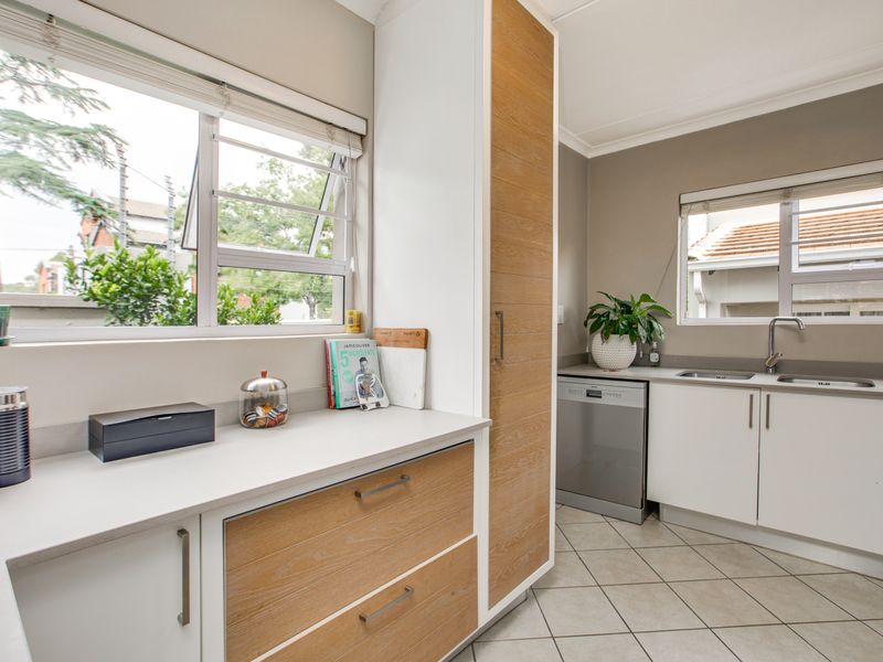 Exquisite 3-Bedroom Townhouse in the Heart of Bryanston East - Photo 6