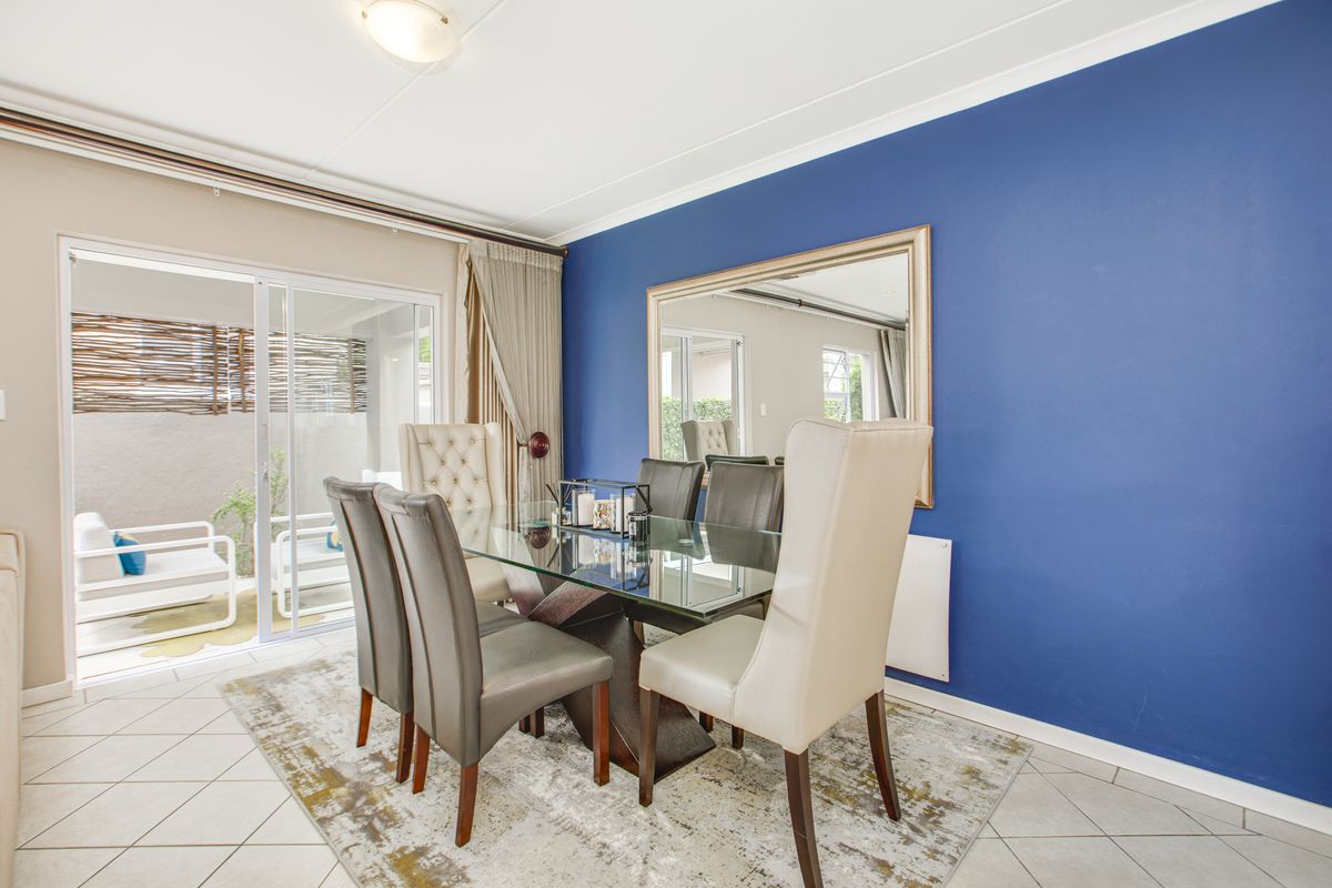 Exquisite 3-Bedroom Townhouse in the Heart of Bryanston East - Photo 4