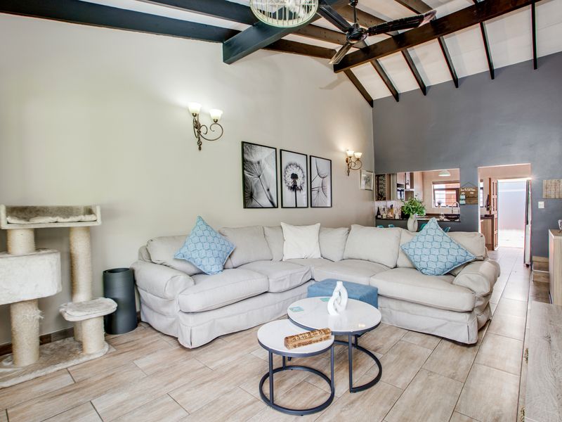 Exquisite Bryanston East Townhouse Offering Modern Elegance Throughout - Photo 10