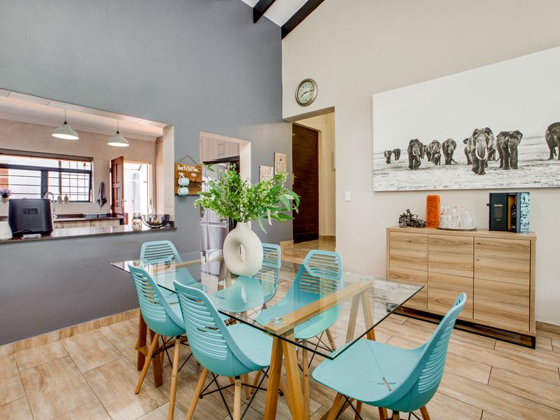 Exquisite Bryanston East Townhouse Offering Modern Elegance Throughout - Photo 7