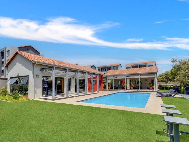 One Bedroom Second Floor Modern Apartment - Photo 7