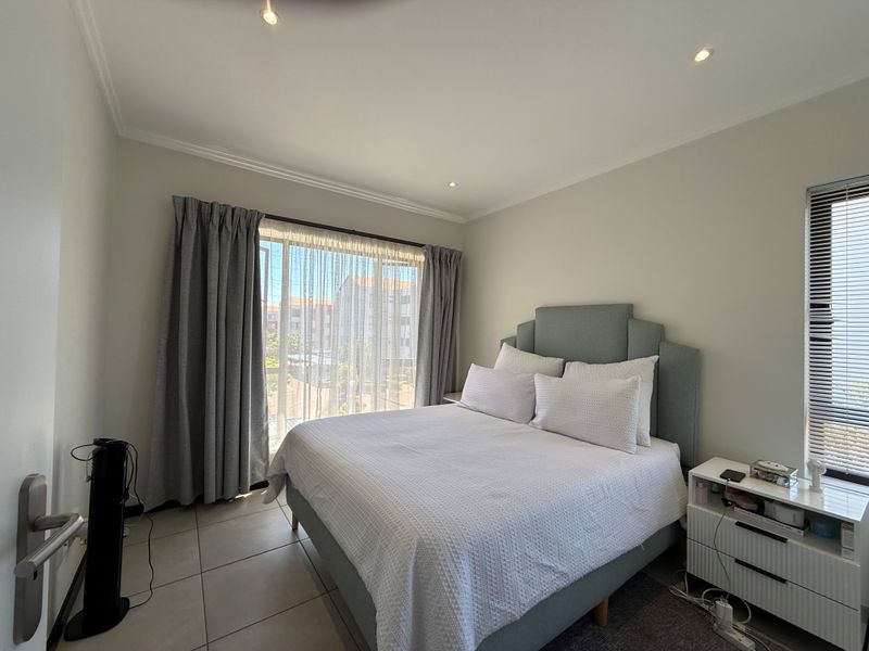 One Bedroom Second Floor Modern Apartment - Photo 3