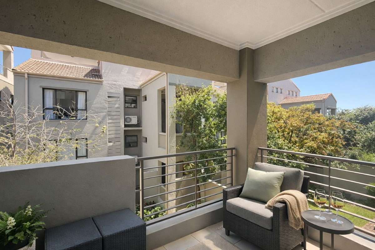 One Bedroom First Floor Apartment - Photo 5