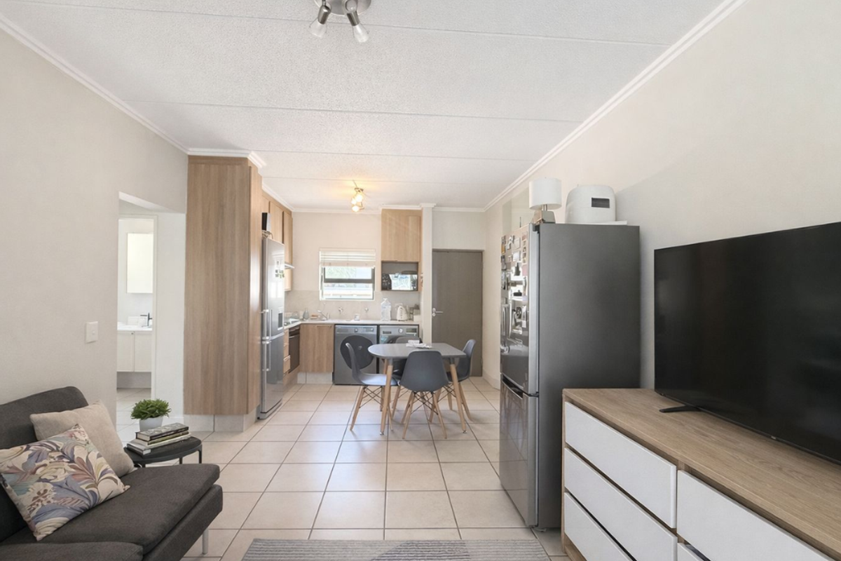 One Bedroom First Floor Apartment - Photo 3