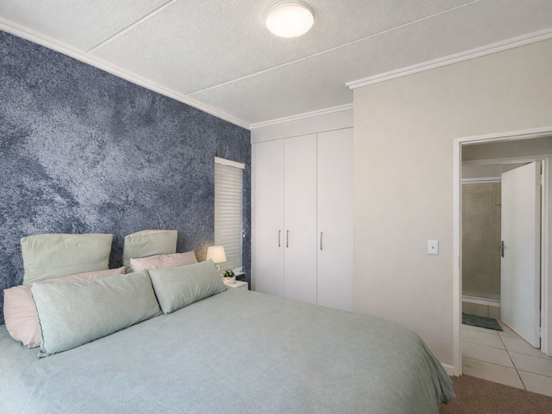 One Bedroom First Floor Apartment - Photo 7