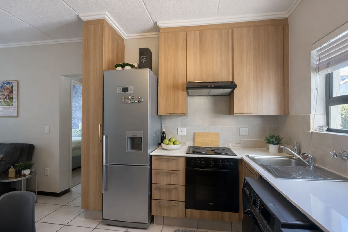 One Bedroom First Floor Apartment - Photo 2