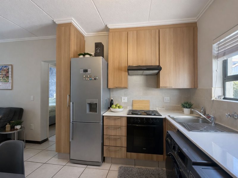 One Bedroom First Floor Apartment - Photo 2