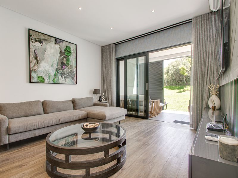 Fully Furnished Luxury Ground Floor Apartment  104 On Creek, Steyn City - Photo 10