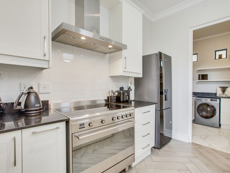 Where Elegance Meets Convenience – Your Bryanston Apartment Awaits - Photo 4
