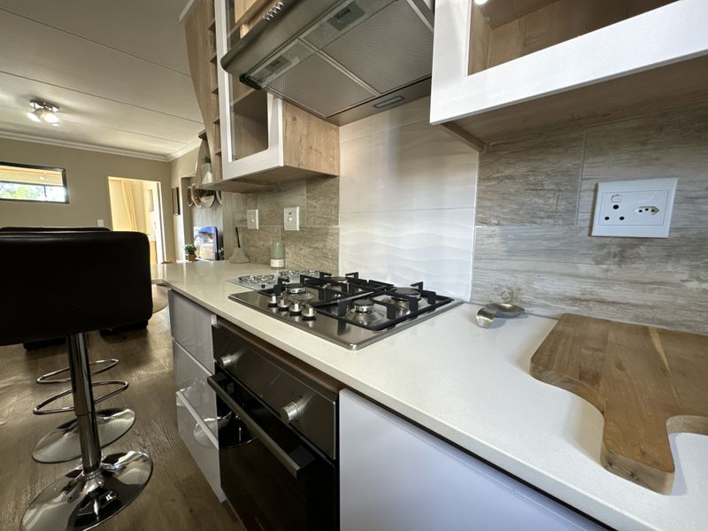 3 Bedroom Apartment For Sale. All Costs Included. - Photo 8