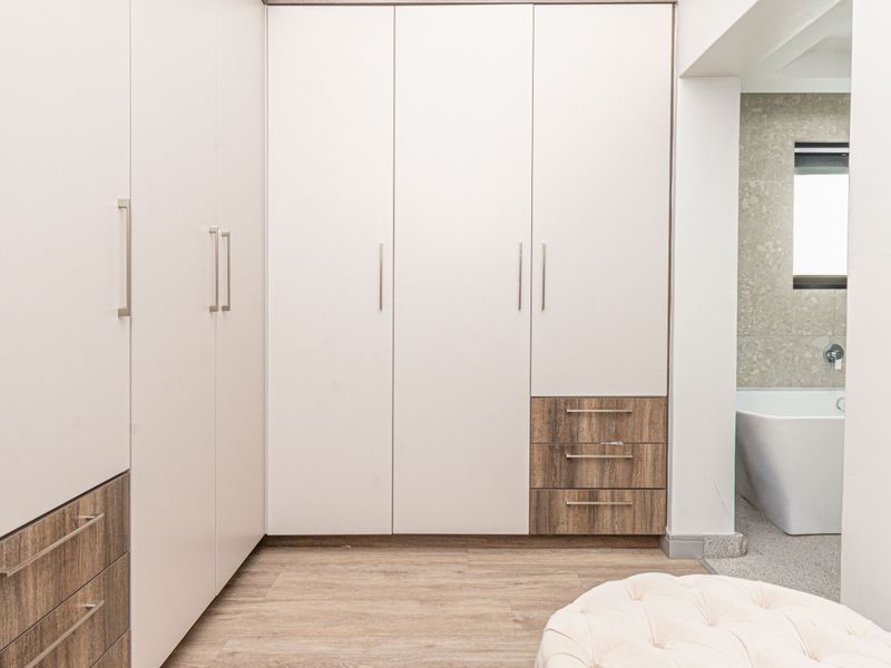 Where Modern Design Meets Timeless Luxury In Bryanston East - Photo 10