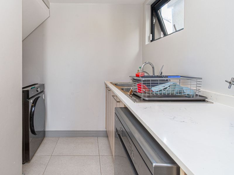 Where Modern Design Meets Timeless Luxury In Bryanston East - Photo 5