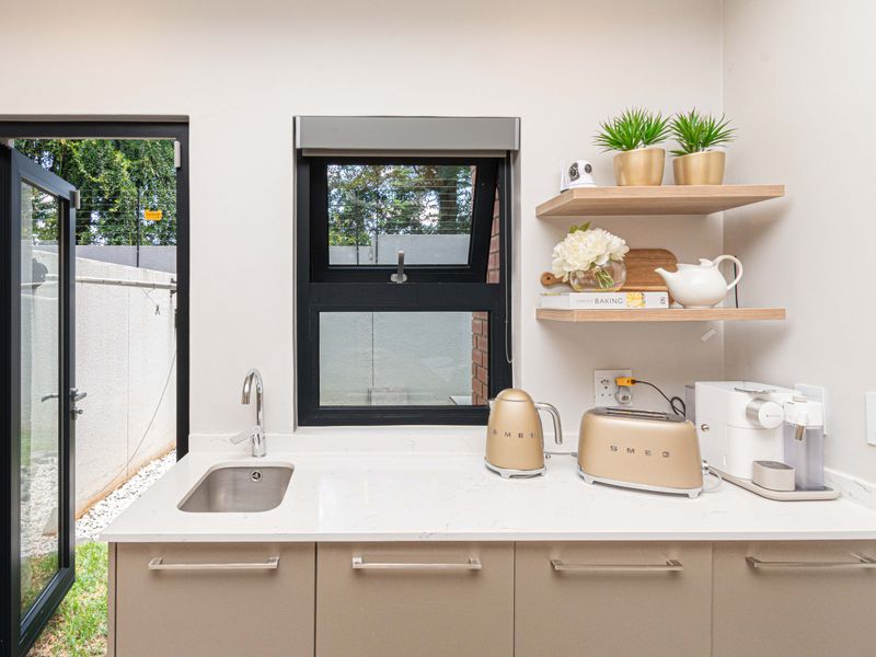 Where Modern Design Meets Timeless Luxury In Bryanston East - Photo 4