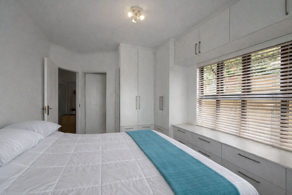 2 Bedroom 2 Bathroom Semi Furnished Garden Apartment - Photo 5