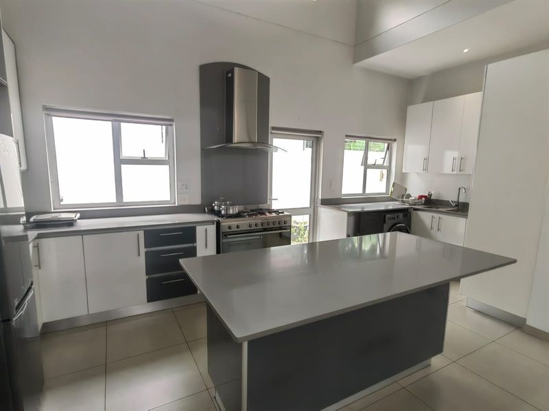 3 Bedroom Single-Storey Cluster for Sale in Essexwold - Photo 2