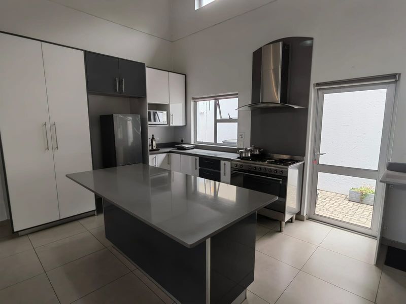 3 Bedroom Single-Storey Cluster for Sale in Essexwold - Photo 6