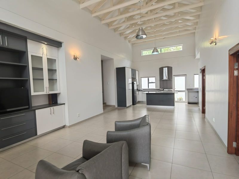 3 Bedroom Single-Storey Cluster for Sale in Essexwold - Photo 4