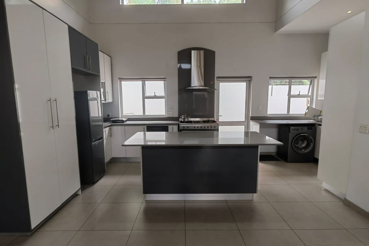 3 Bedroom Single-Storey Cluster for Sale in Essexwold - Photo 3