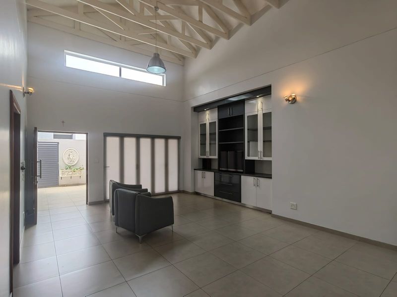 3 Bedroom Single-Storey Cluster for Sale in Essexwold - Photo 10