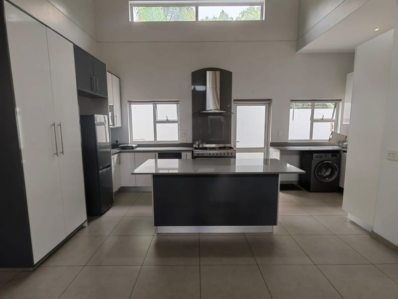 3 Bedroom Single-Storey Cluster for Sale in Essexwold - Photo 3