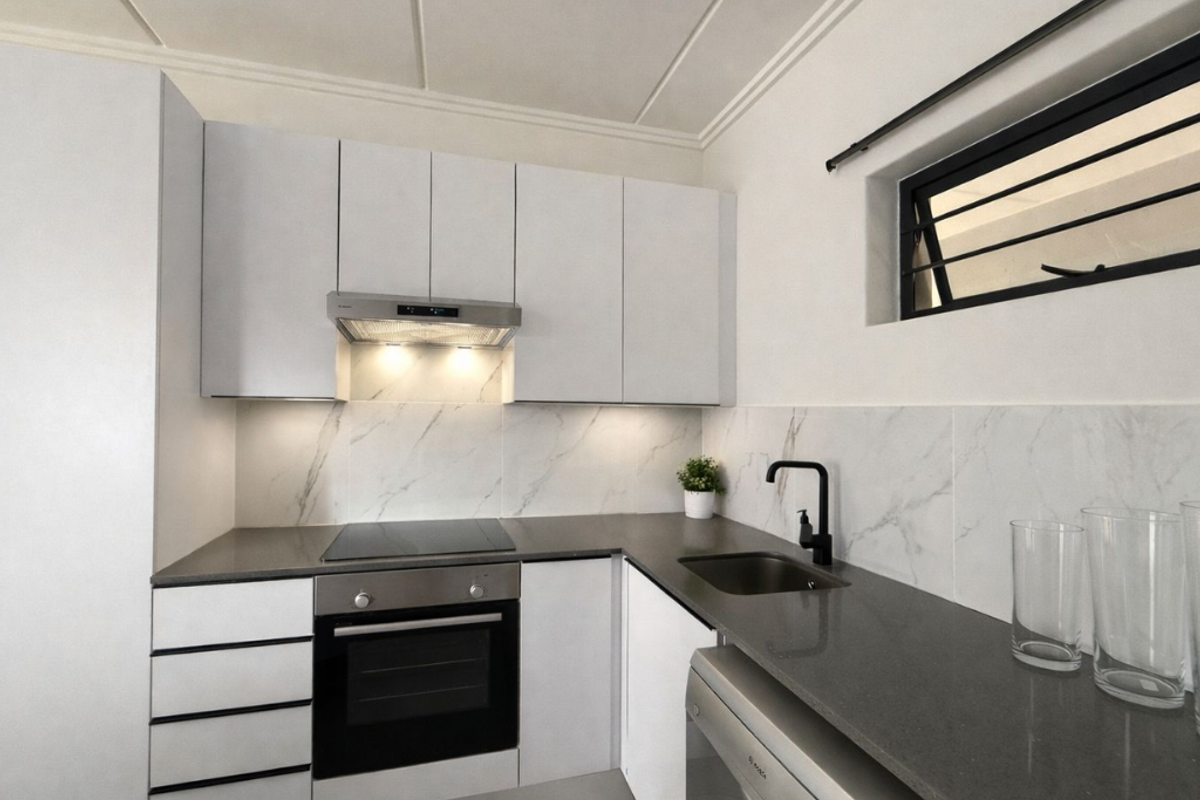 One Bedroom Modern Apartment - Photo 3