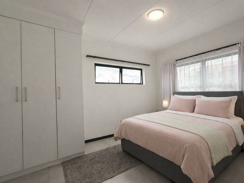 One Bedroom Modern Apartment - Photo 5