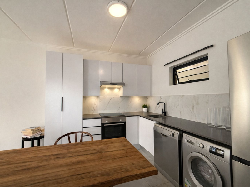 One Bedroom Modern Apartment - Photo 2