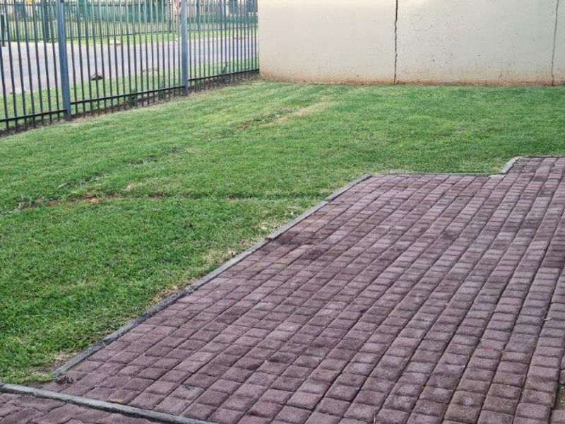 Brits – Modern Living in a Growing Economic Hub - Photo 2