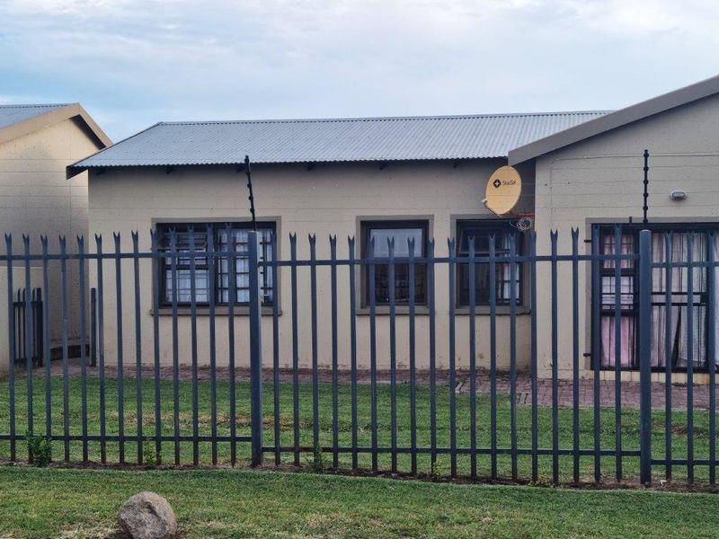 Brits – Modern Living in a Growing Economic Hub - Photo 4