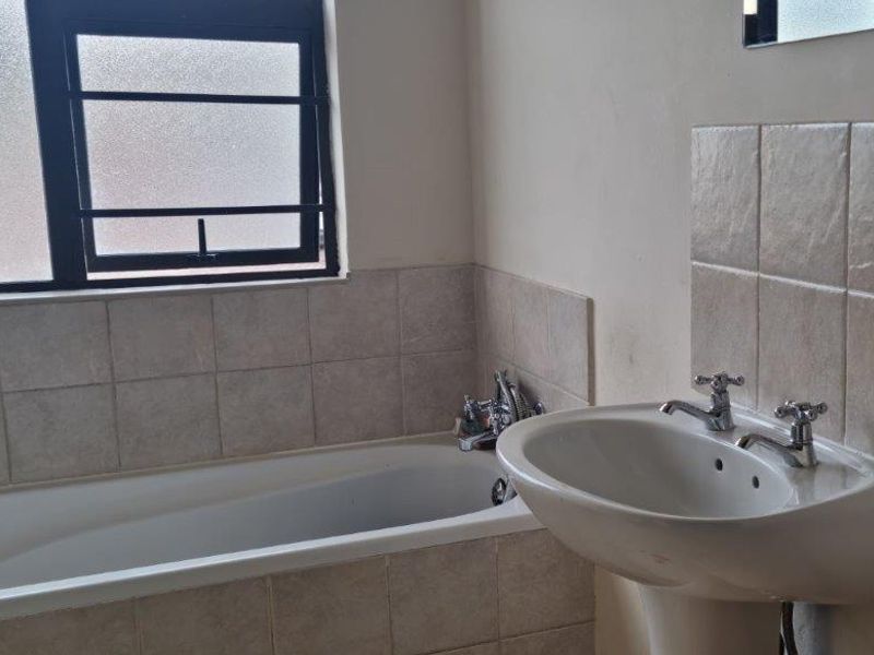 Brits – Modern Living in a Growing Economic Hub - Photo 10