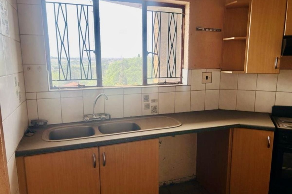 Modern 2-Bedroom Cluster in Secure Complex – Byrne Village, Elsburg. - Photo 4