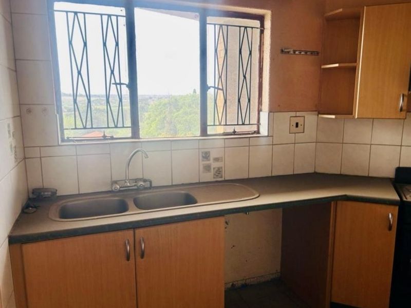 Modern 2-Bedroom Cluster in Secure Complex – Byrne Village, Elsburg. - Photo 4