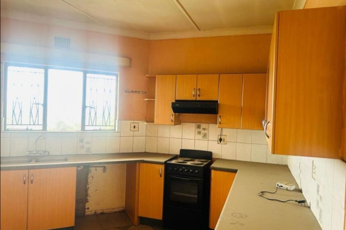 Modern 2-Bedroom Cluster in Secure Complex – Byrne Village, Elsburg. - Photo 3