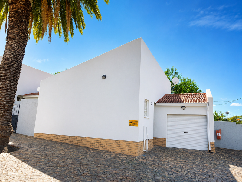 Modern 2-Bedroom Cluster in Secure Complex. - Photo 9