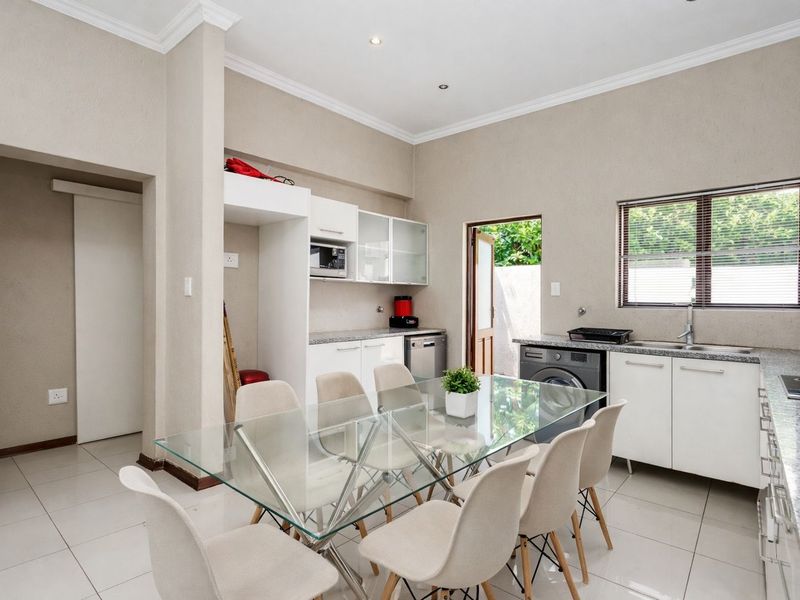 2 Bedroom 1 Bathroom Home with Inverter - Photo 4