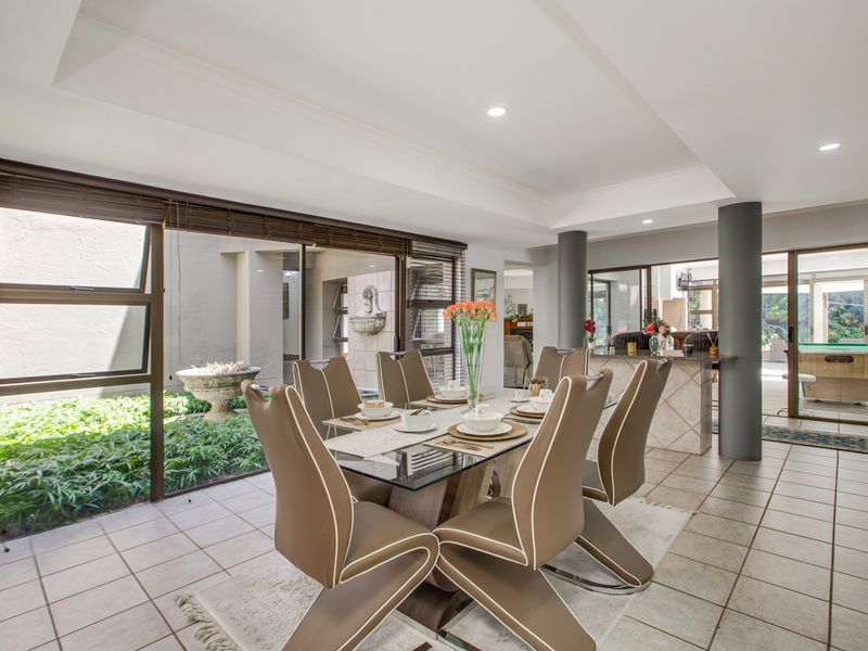 Magnificent Bryanston Family Home in Exclusive Boomed Enclosure - Photo 3