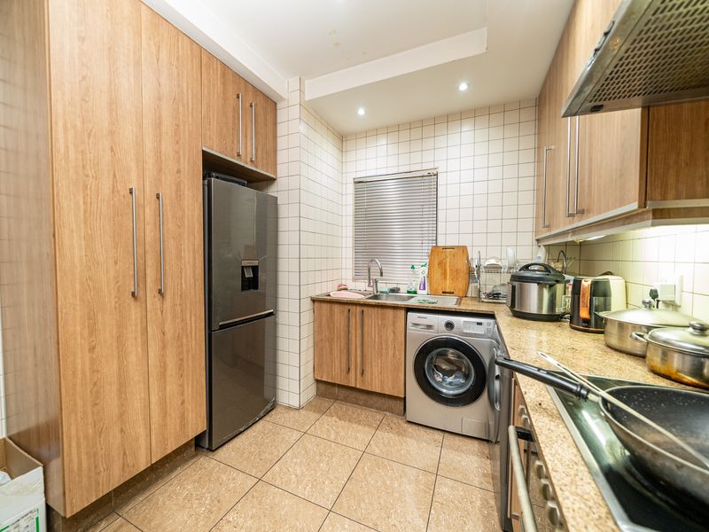 2 BEDROOM FURNISHED APARTMENT FOR SALE AT BEDFORD SQUARE - Photo 8