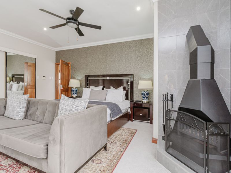 Spacious 4 Bedroom Bryanston Family Home - Photo 5