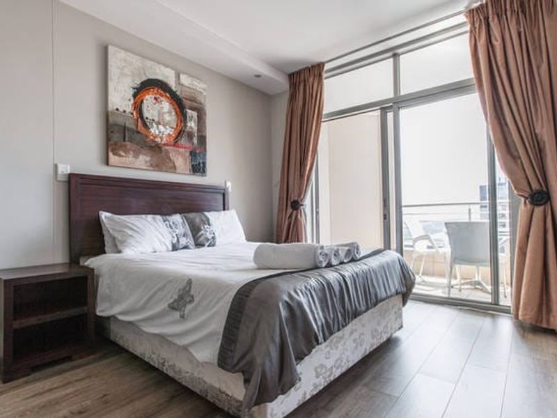 Double-Story Furnished Penthouse For Rent at Hydro Park, Sandown - Photo 8