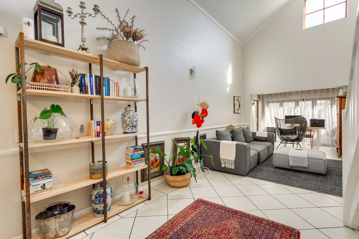 3 Bedroom 2 Bathroom Fully Furnished Lonehill Village Estate - Photo 5