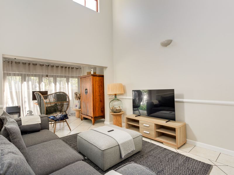 3 Bedroom 2 Bathroom Lonehill Village Estate - Photo 6