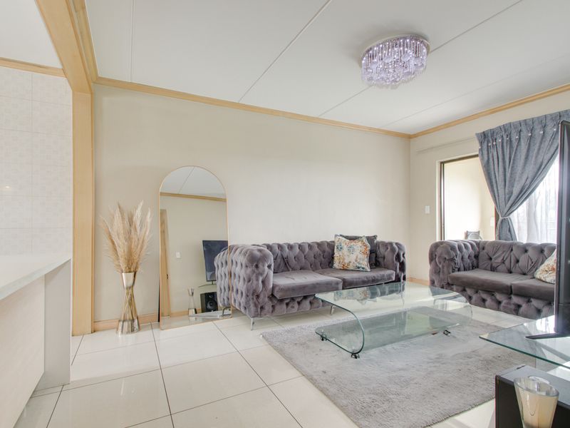 Modern 2-Bedroom Apartment with Beautiful Park Views - Photo 8