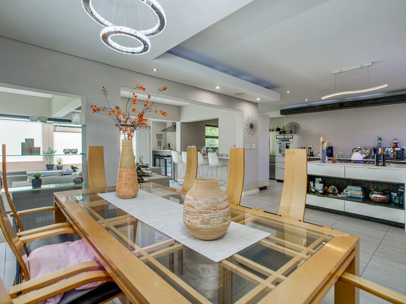 Luxurious Modern Living in the Heart of Bryanston East - Photo 7