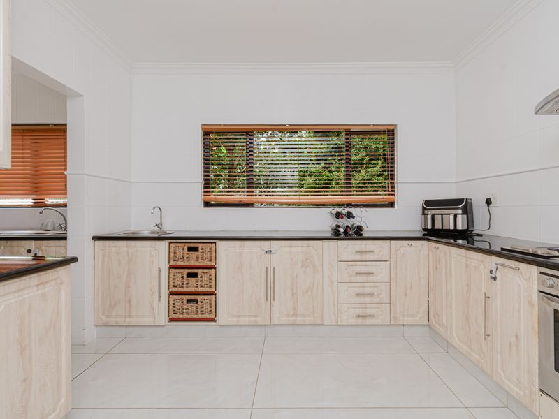 4 Bedroom Family Home in Fernbrook Estate - Photo 5