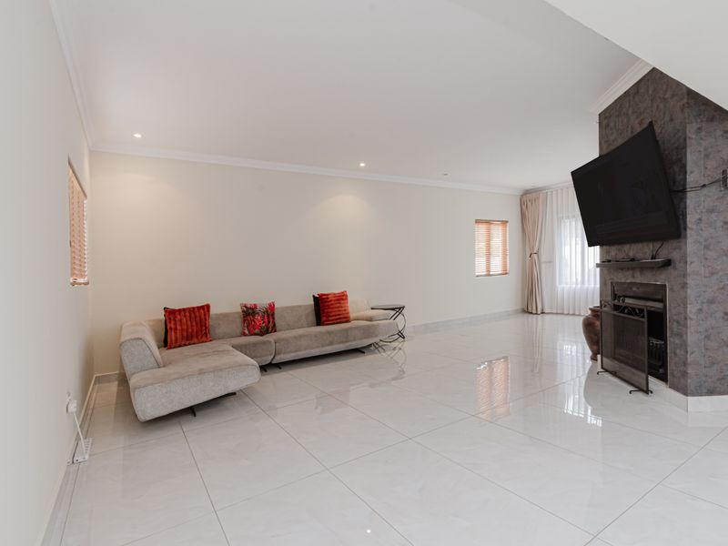 4 Bedroom Family Home in Fernbrook Estate - Photo 10