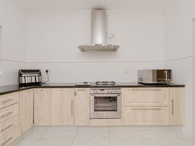 4 Bedroom Family Home in Fernbrook Estate - Photo 4