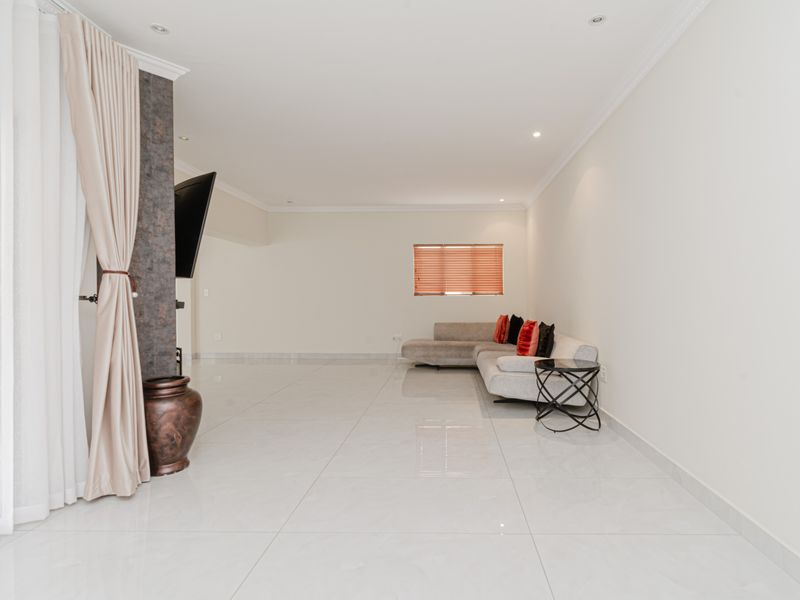 4 Bedroom Family Home in Fernbrook Estate - Photo 9