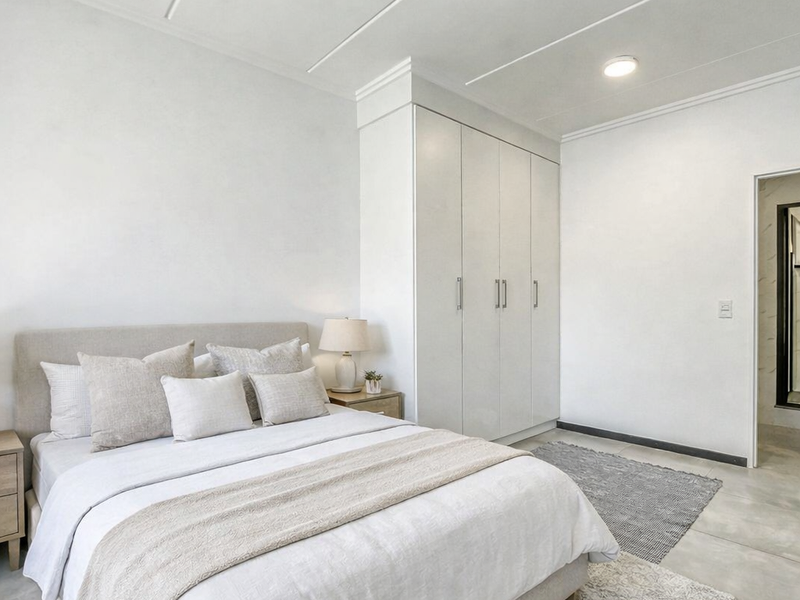 Ultra-Modern 2 Bed, 2 Bath Apartment to Rent in Key West Bryanston - Photo 7